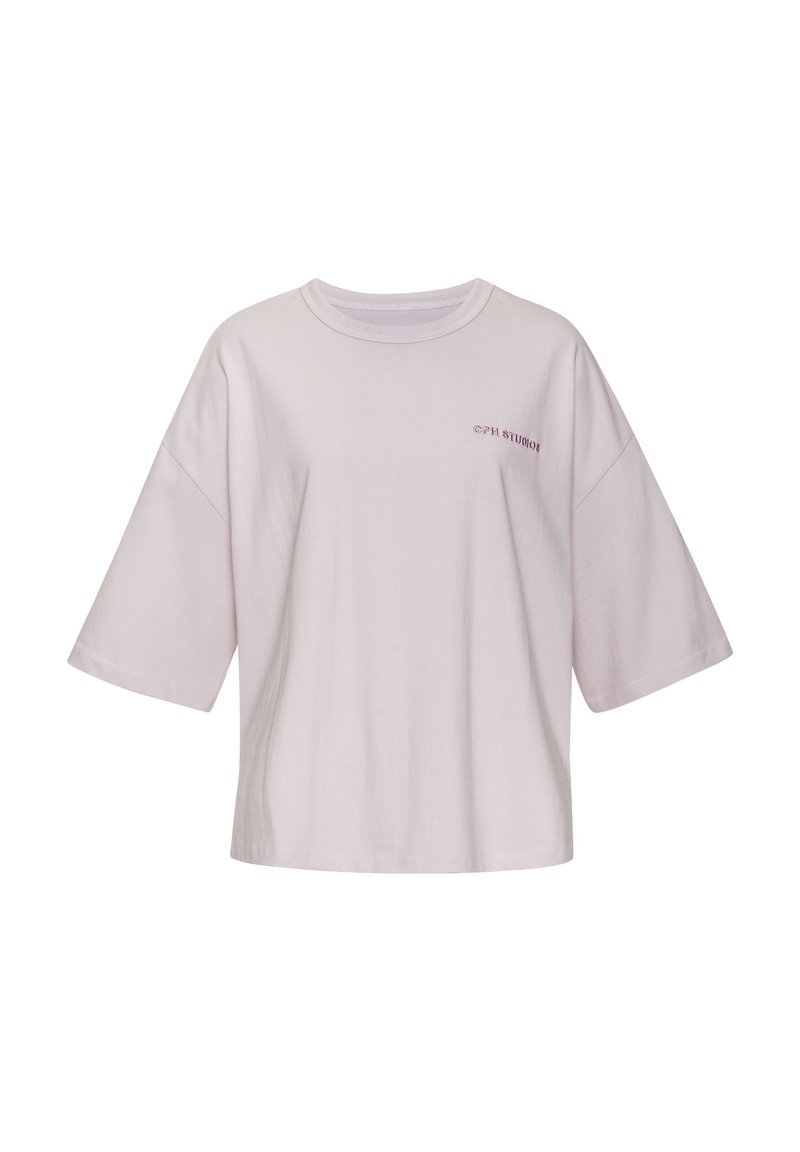 Helles rosa, übergroßes Baumwoll-T-Shirt mit weiten Ärmeln, rundem Halsausschnitt und kleinem gesticktem Logo auf der Vorderseite. Glatte Textur.