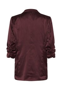 Blazer de satén burdeos con diseño de una sola fila de botones, cuello con muesca y mangas fruncidas. Textura suave con detalles mínimos.