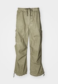 WASH PARACHUTE UNISEX - Cargo trousers - khaki oil