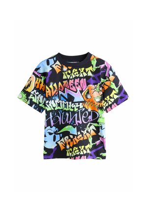 T-shirt à manches courtes en coton noir avec un imprimé coloré de style graffiti comportant des motifs de fantômes et d'Halloween, des lettres vives et des formes variées.