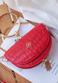 Victoria Hyde VINTAGE HALF-MOON - Handtasche - rot
