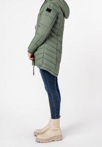 Sublevel Abrigo de invierno - green