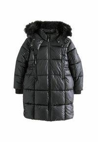 Sort pufferjakke med faux fur-foret hætte, lynlås foran, stort quiltet mønster, sidelommer og ribbede manchetter.