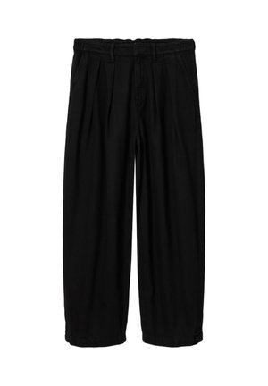 Musta, korkeavyötäröiset, leveälahkeiset housut, joissa laskokset, vyölenkit, sivutaskut sekä edessä nappi- ja vetoketjusuljin.