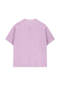 Pull à manches courtes en tricot léger lavande avec un col rond et des bords côtelés. Détails de couture sur le devant.