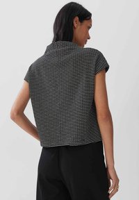 someday. UMEKO - T-shirt con stampa - black