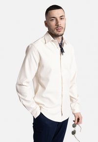 Redefined Rebel SANTOS - Ing - pristine