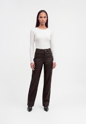 Vero Moda Petite, VMTESSA PANTS - Coupe large - chocolate torte