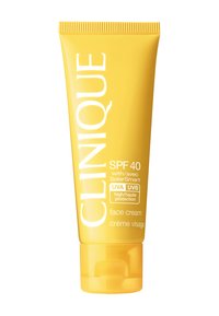 Clinique SPF 40 ansiktskrem i en gul tube med hvit tekst. Designet inkluderer et flip-lokk og tydelig merking av UV-beskyttelse.