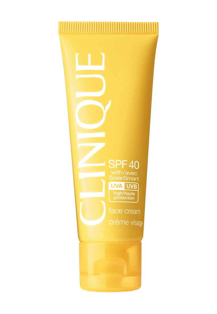 Clinique SPF 40 ansiktskrem i en gul tube med hvit tekst. Designet inkluderer et flip-lokk og tydelig merking av UV-beskyttelse.