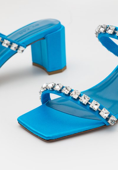 BY FAR TANYA - Μιουλ με τακούνι - blue