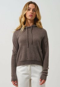 Geselecteerd, mottled taupe