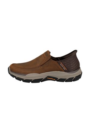 Zapatos sin cordones - marrón