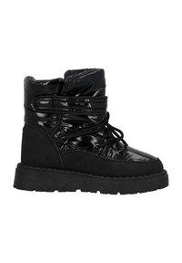 Bota de invierno negra con parte superior de nylon brillante acolchado, cierre de cordones, tirador de velcro y suela de goma texturizada gruesa.