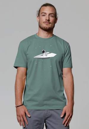 FLY ME TO THE MOON - Print T-shirt - green bay
