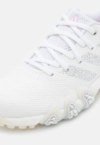 adidas Golf CODECHAOS 22 SPIKELESS - Golfo batai - footwear white/silver metallic/clear pink