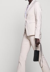 Tiger of Sweden Pantaloni - off-white