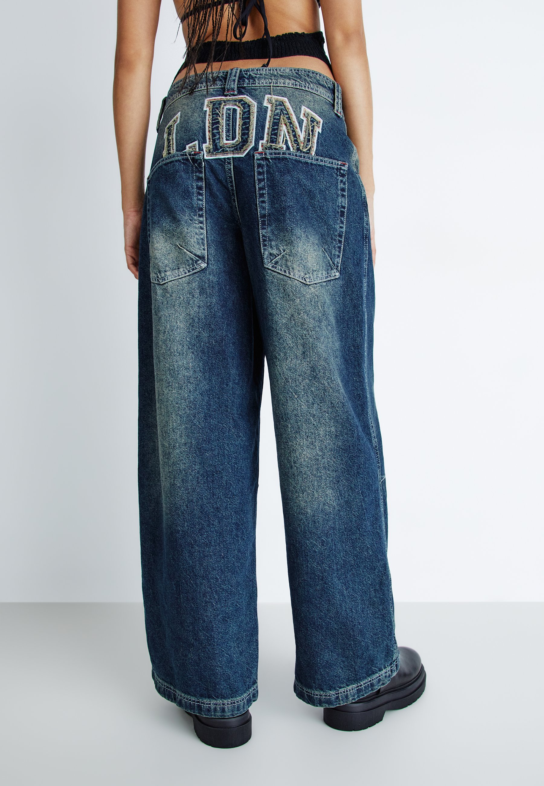 Jaded London COLOSSUS - Relaxed fit jeans - mid wash/blue denim 