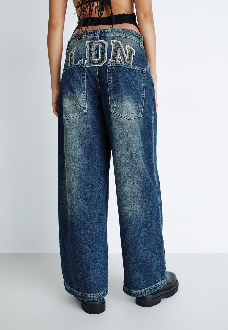 Jaded London - COLOSSUS - Wide Leg - mid wash, Ingrandire