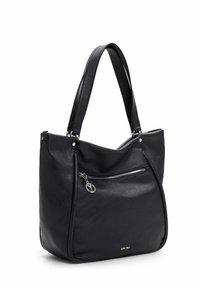 Sac bandoulière en cuir noir avec doubles poignées, poche avant zippée et détail discret du logo au centre en bas.