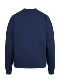 Felpa blu navy, in materiale di cotone, con collo a girocollo a coste, maniche lunghe, vestibilità comoda, colore uniforme, senza motivi o accessori visibili.