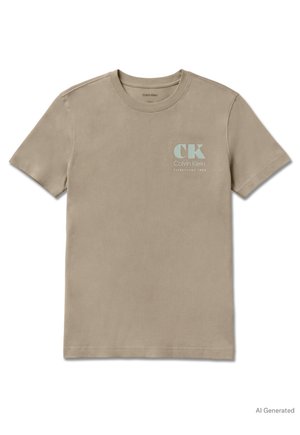 Beige Calvin Klein T-Shirt mit kurzen Ärmeln, rundem Ausschnitt und hellblauem "CK Calvin Klein Established 1968"-Logo auf der linken Brust.