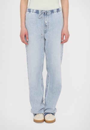 ULTRA FEATHERWEIGHT LOGAN BEACH PANT - Jeans relaxed fit - kierra