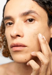 Maybelline New York INSTANT PERFECTOR MATTE - Cipria - 35 natural medium