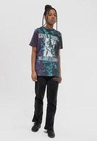 Paradiso Clothing GUNS N ROSES USE YOUR ILLUSION MONOCHROME DIP DYE WASH - Print T-shirt - blue