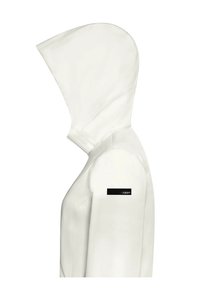 Giacca con cappuccio in materiale bianco, caratterizzata da un design aderente, una texture liscia e un patch logo nero sul maniche sinistro.