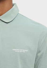 Armani Exchange Polo krekls - green milieu