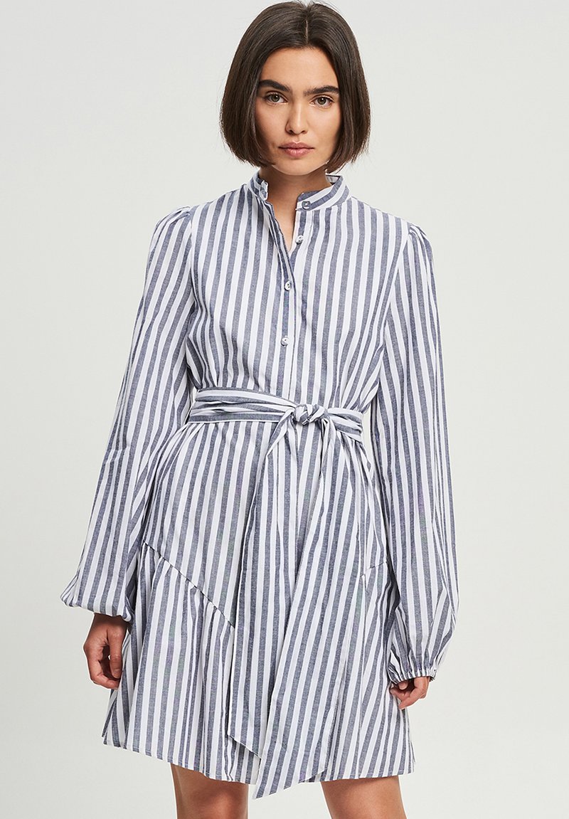 WILLA SHAI Shirt dress blue and white stripe/black Zalando.ie