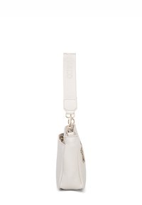 Borsa a tracolla bianca in pelle con finitura strutturata, dotata di tracolla removibile e hardware in tonalità oro. Silhouette snella con apertura a zip.