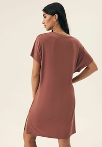 Henderson NOVES koralowy