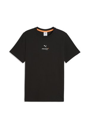 T-shirt noir à manches courtes avec les logos Puma et McLaren Racing centrés sur la poitrine, avec un liseré intérieur de col orange.
