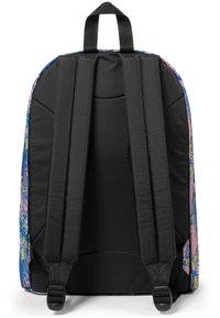 Eastpak OUT OF OFFICE - Sac à dos - brize filter pink