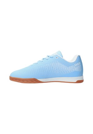 Hellblauer flacher Hallensportschuh mit weißen Akzenten, Gummisohle und JAKO Markennamen im Fersenbereich.