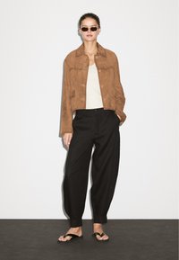 Massimo Dutti LINED BUTTONS - Lederjacke - brown