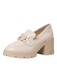 Mocassins compensés en cuir verni beige avec une double sangle et un détail de boucle. Présente une semelle en caoutchouc texturé et un design à bout pointu.