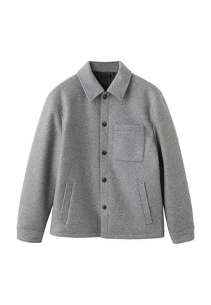 Jachetă gri din lână, cu închidere cu nasturi în față, guler, buzunar la piept și buzunare laterale. Prezintă un finisaj texturat și croială lejere.