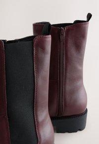 Next Enkellaarsjes met plateauzool - burgundy red leather