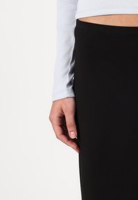 Gina Tricot SOFT TOUCH MAXI SKIRT - Fustă maxi - black