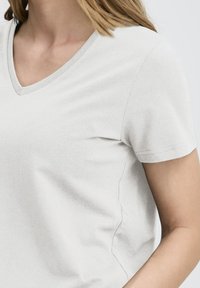 Fransa SHOULDER VTEE  - Základné tričko - blanc de blanc