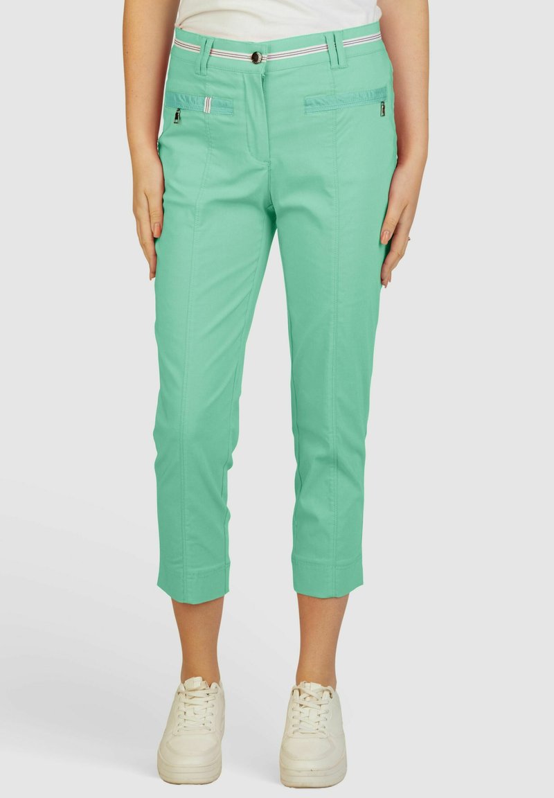 Mintgrüne, taillierte Cropped-Hosen mit vorderen Taschen und kontrastierendem gestreiften Bund. Hergestellt aus leichtem, atmungsaktivem Material.