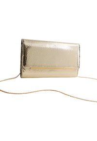 Borsetta clutch dorata, con texture e motivo a pelle di serpente, caratterizzata da un'accento in metallo dorato e una tracolla amovibile. Forma rettangolare.