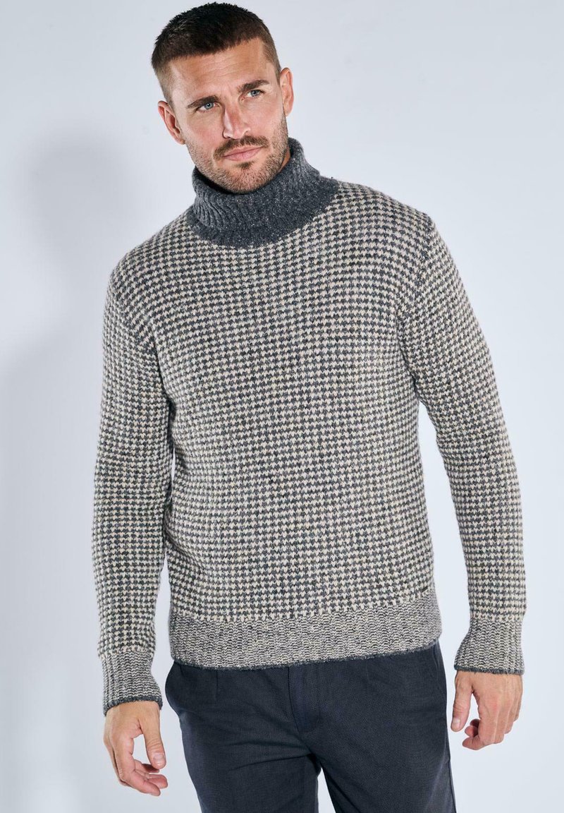 Strickpullover mit hohem Rollkragen, Hahnentrittmuster in Grau und Beige, strukturiertem Strick und gerippten Bündchen und Saum.