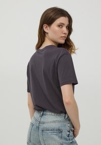 Terranova STAMPA RAMONES - T-shirt con stampa - antracite