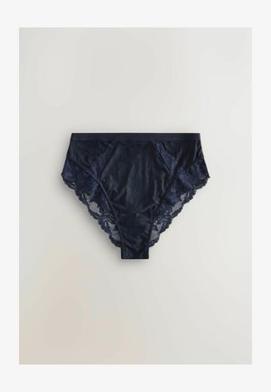 Tumedat sinised aluspüksid siledast, läikivast kangast. Lilleline pitsääris külgedel lisab tekstuuri, omades lainetavaid servasid detailiks.