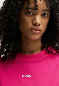 HUGO SHUFFLE - Maglia del pigiama - pink fifteen