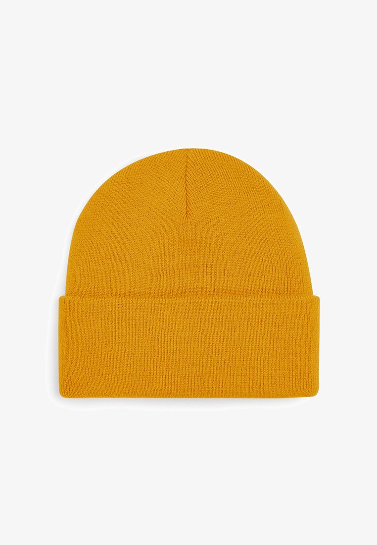 Gorro de punto con puño en amarillo brillante, con textura suave, material elástico y diseño de parte superior redondeada.